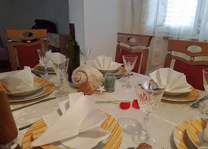 House With A Parking Space - 11795 Дом отдыха *